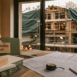 Prix surélévation maison 40m2 : plans et chantier intérieur