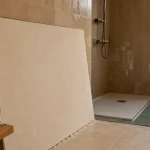 Panneaux d'habillage étanches pour rénover sa salle de bains pas cher